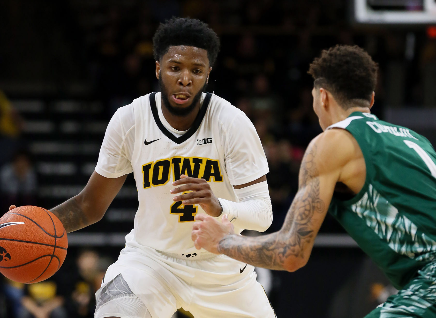 111118-Iowa-bb-009